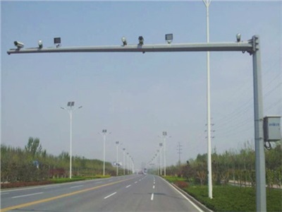 南京1200余套電子警察升級(jí) 抓拍開車打電話行為
